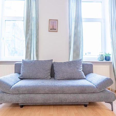 Spacious Shared Apartment Schoenbrunn Вена Экстерьер фото