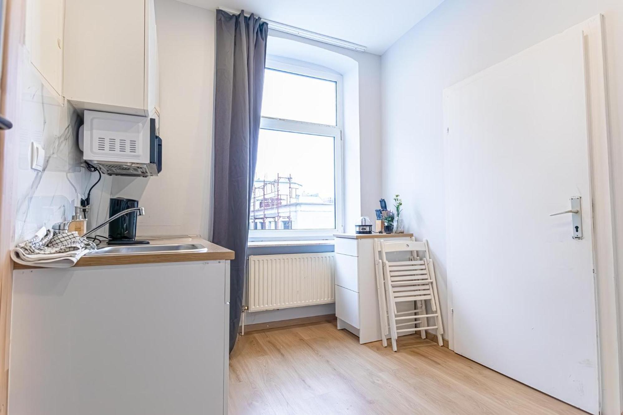 Spacious Shared Apartment Schoenbrunn Вена Экстерьер фото